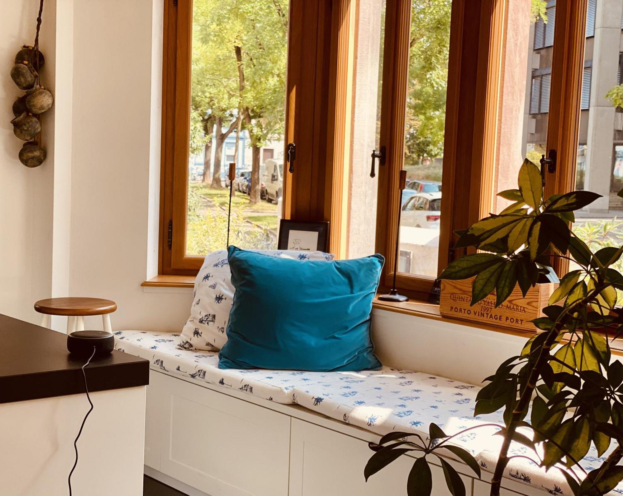 Georgian Guest Rooms Базел Екстериор снимка