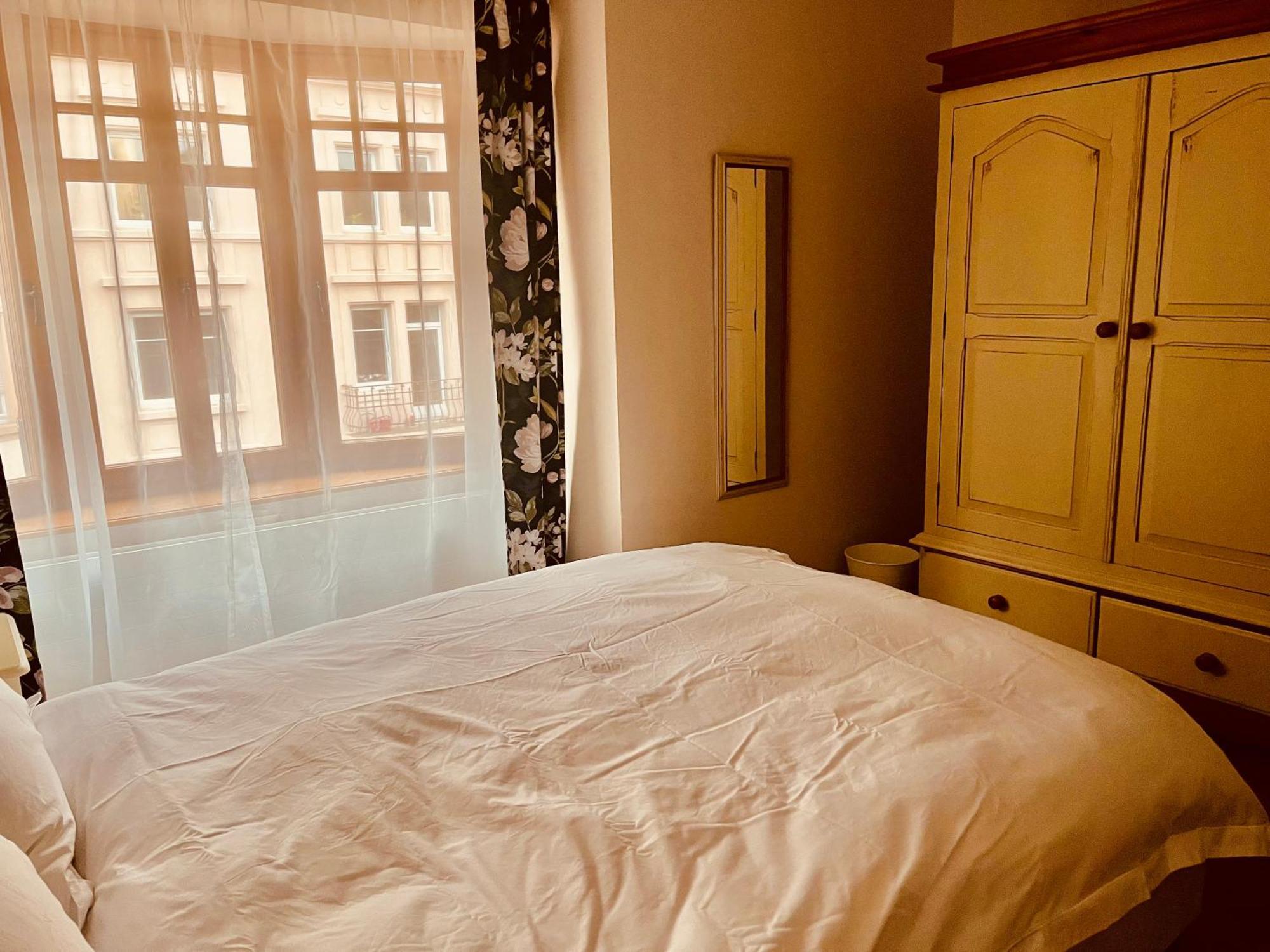 Georgian Guest Rooms Базел Екстериор снимка